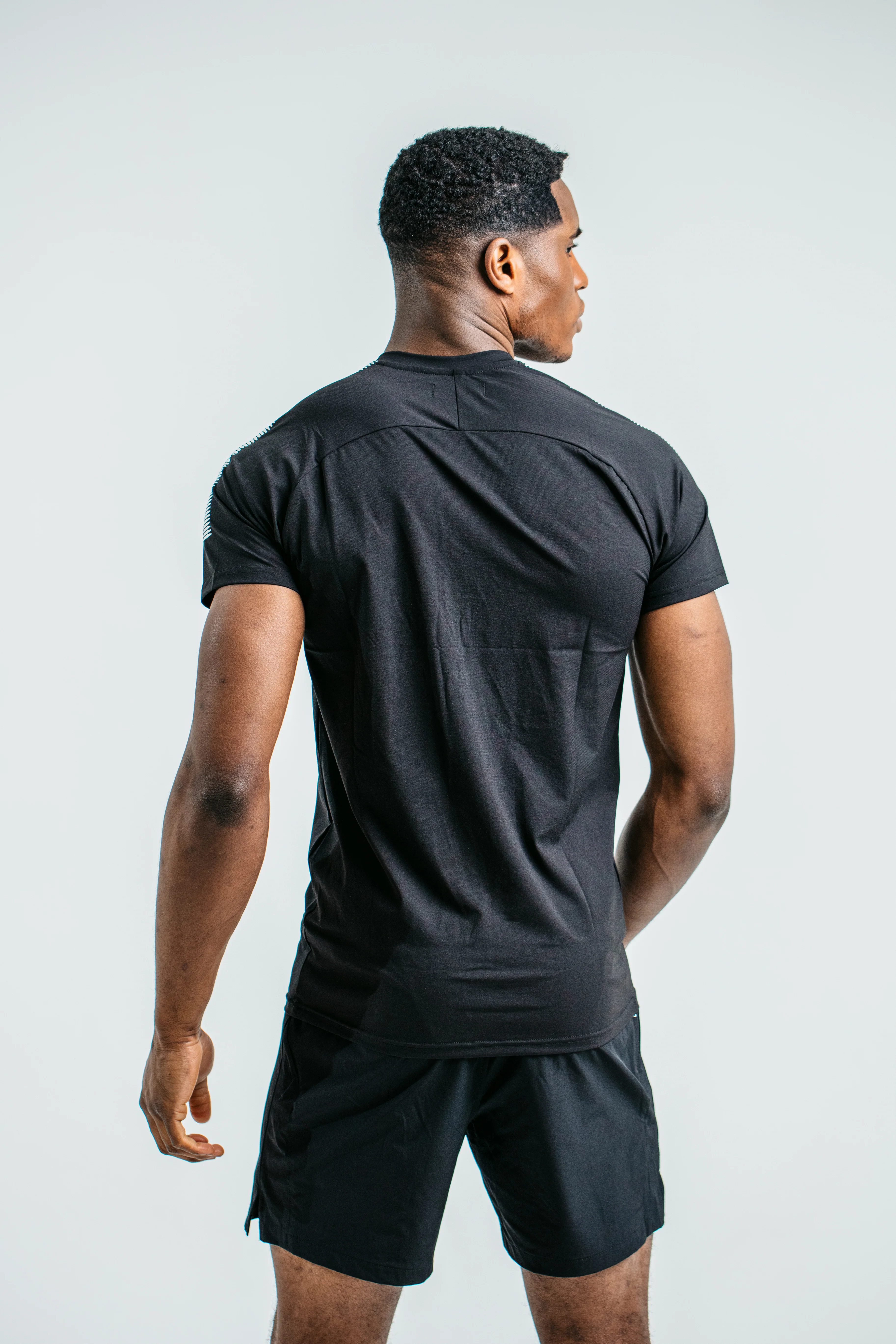 Essential T-Shirt In Black - Image 3